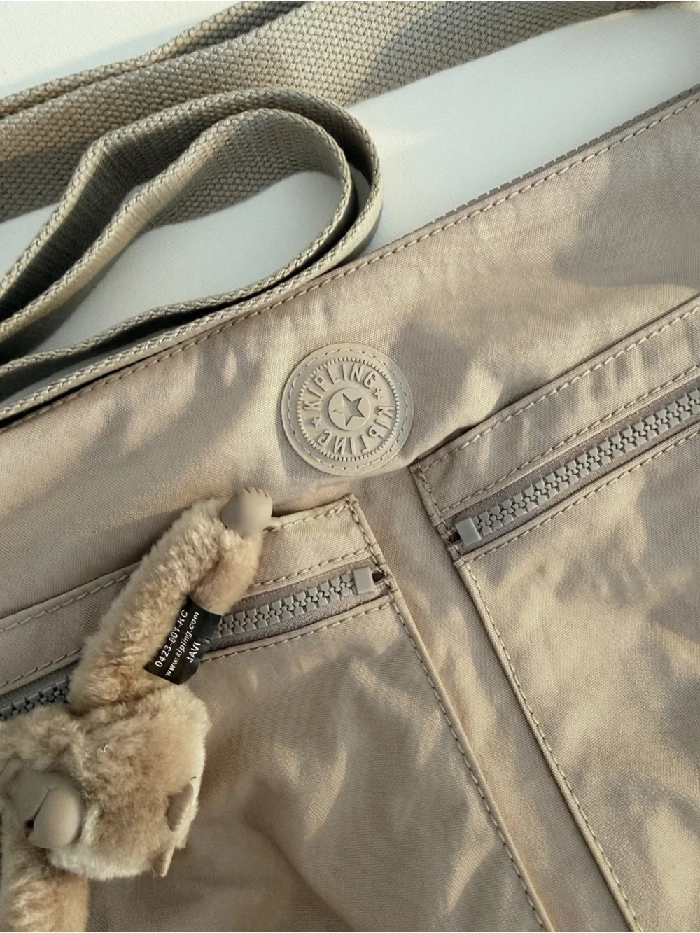 Kipling Classic Crossbody Shoulder Bag in Grey